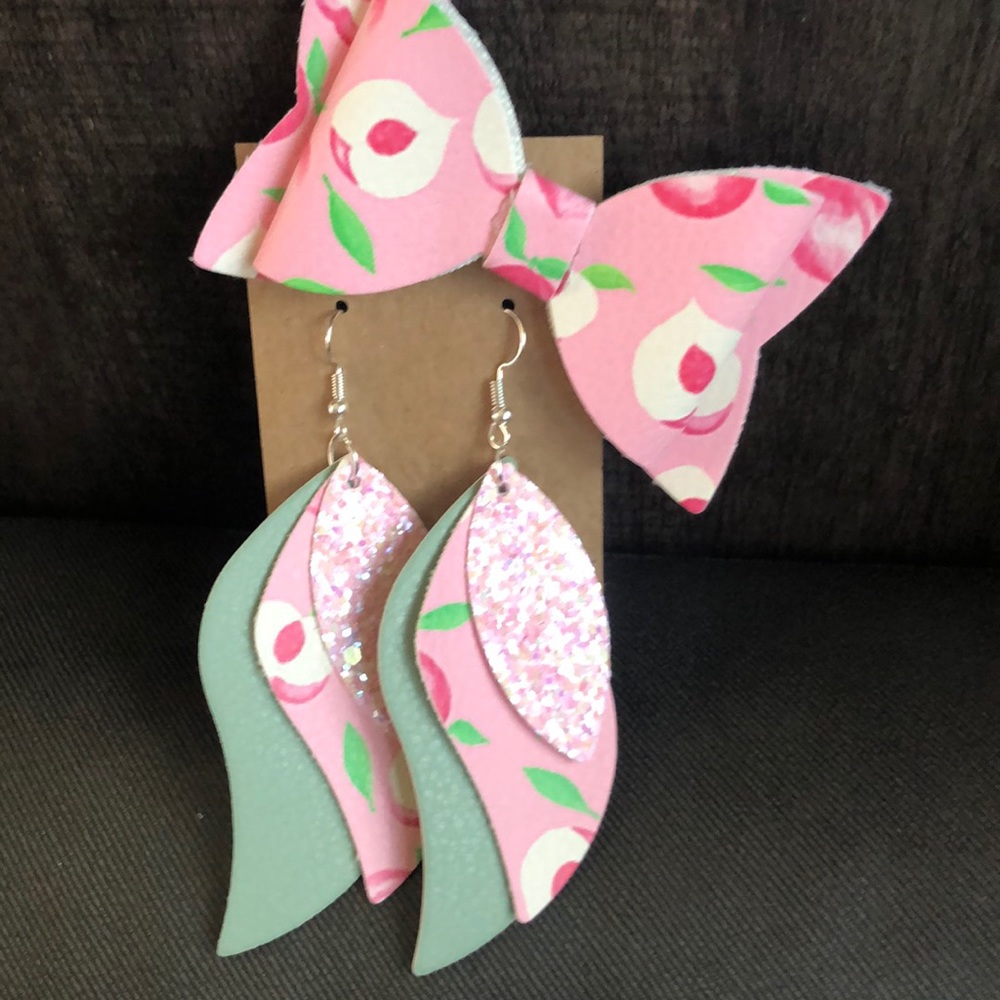 Light pink peach earrings and bow set